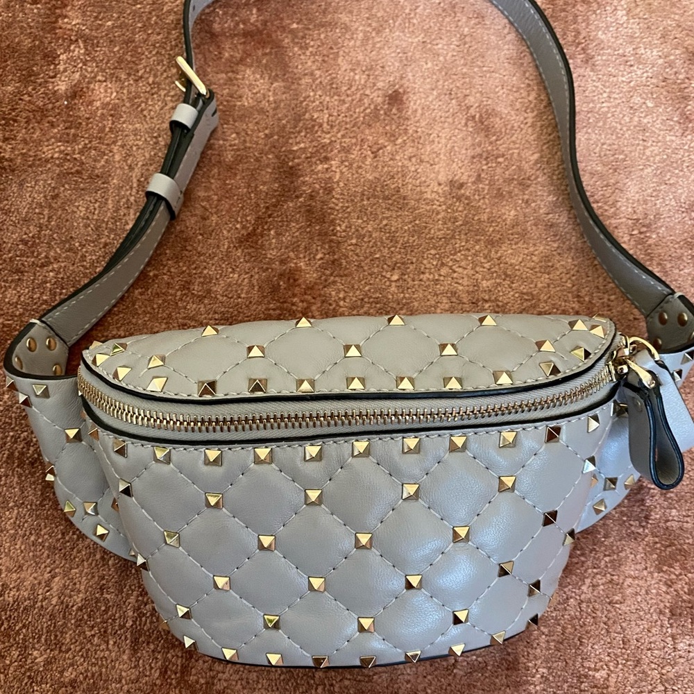 ROCKSTUD SPIKE NAPPA LEATHER BELT BAG